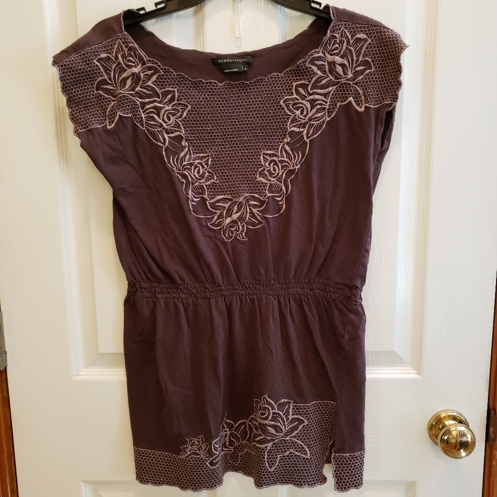 BCBG MaxAzria cap sleeve tunic top size small.